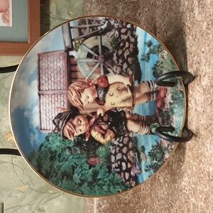 Hummel Plate Little Companions "Hello Down There" Limited Ed 1 of 12 (Have All)